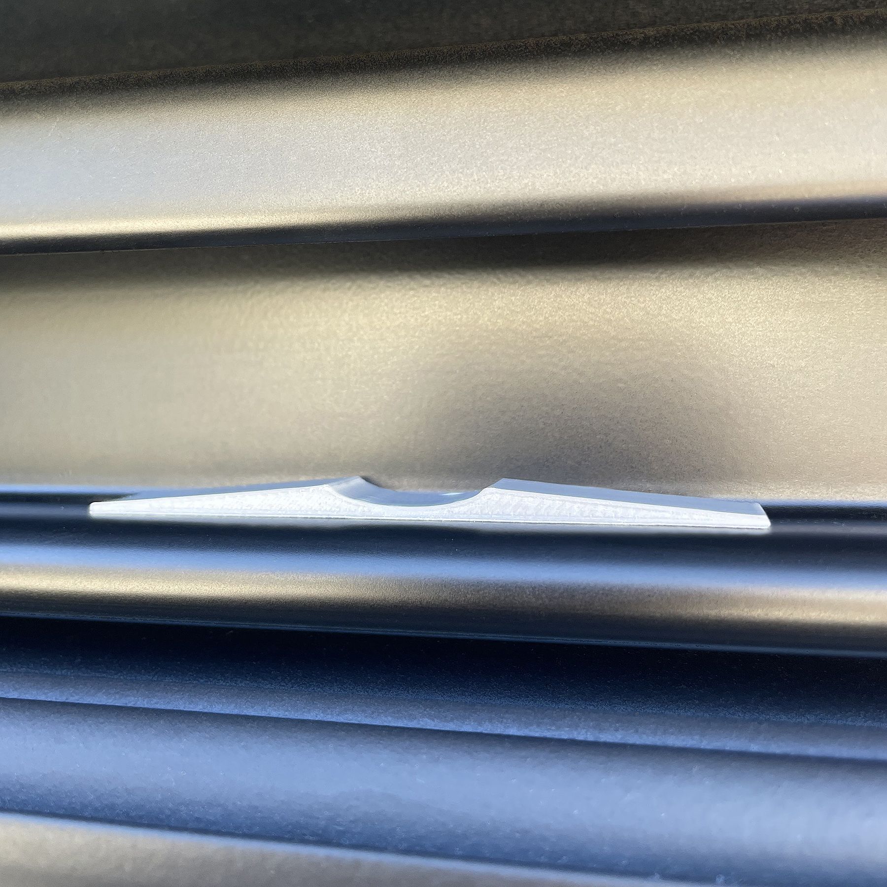 Sliding door stopper made of carbon - Image 3